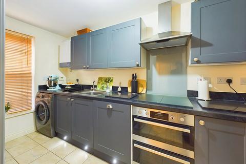 3 bedroom end of terrace house for sale, Jack Russell Close, Stroud, Gloucestershire, GL5