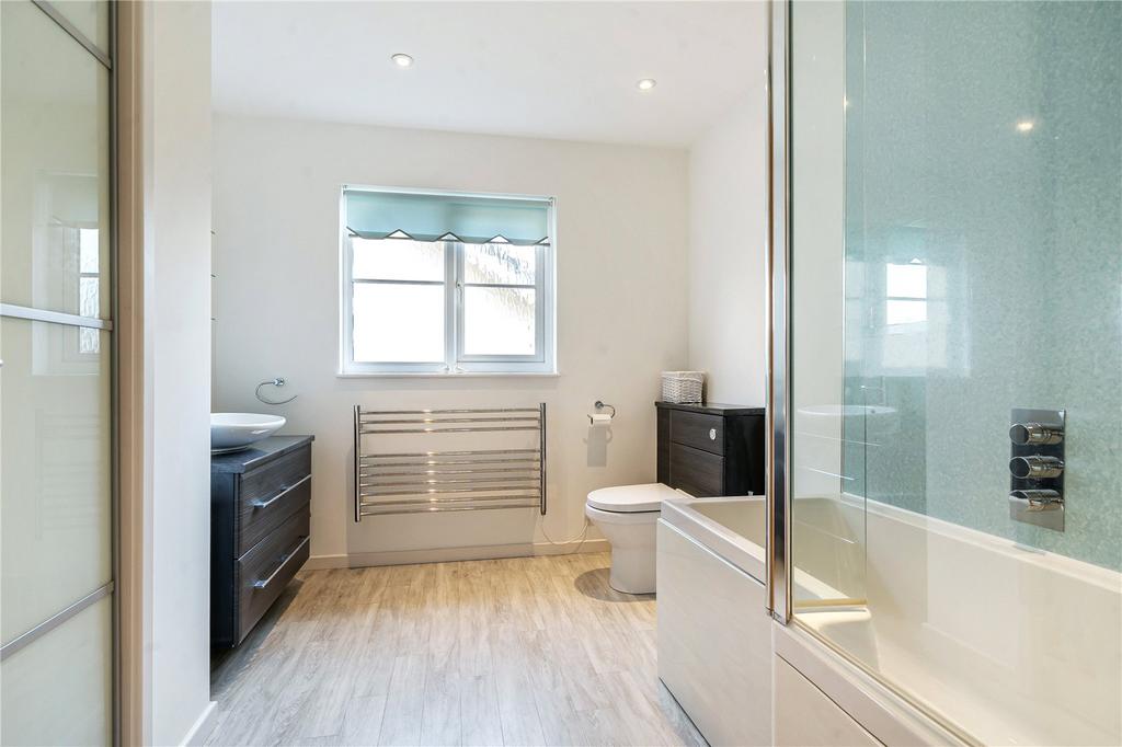 Bath/Shower Room