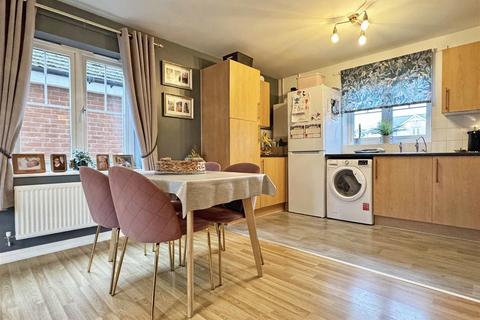 89 Shimbrooks, Great Leighs, Chelmsford, CM3 1SG