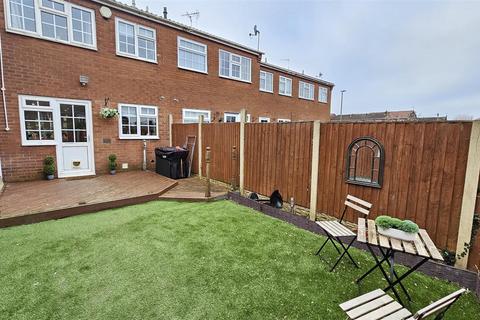 2 bedroom townhouse for sale, Cropton Grove, Bingham, Nottingham