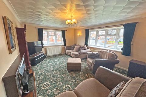 3 bedroom detached bungalow for sale, Dorma Lodge, St. Valentines Way, Skegness, Lincolnshire, PE25 2NG