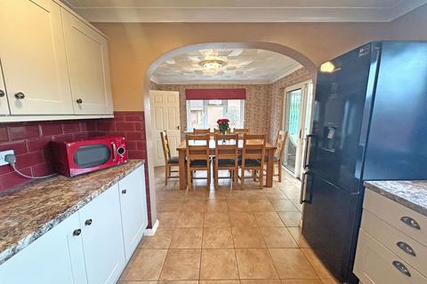 3 bedroom detached bungalow for sale, Dorma Lodge, St. Valentines Way, Skegness, Lincolnshire, PE25 2NG