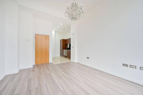 2 bedroom flat to rent, Great West Quarter, Brentford, TW8