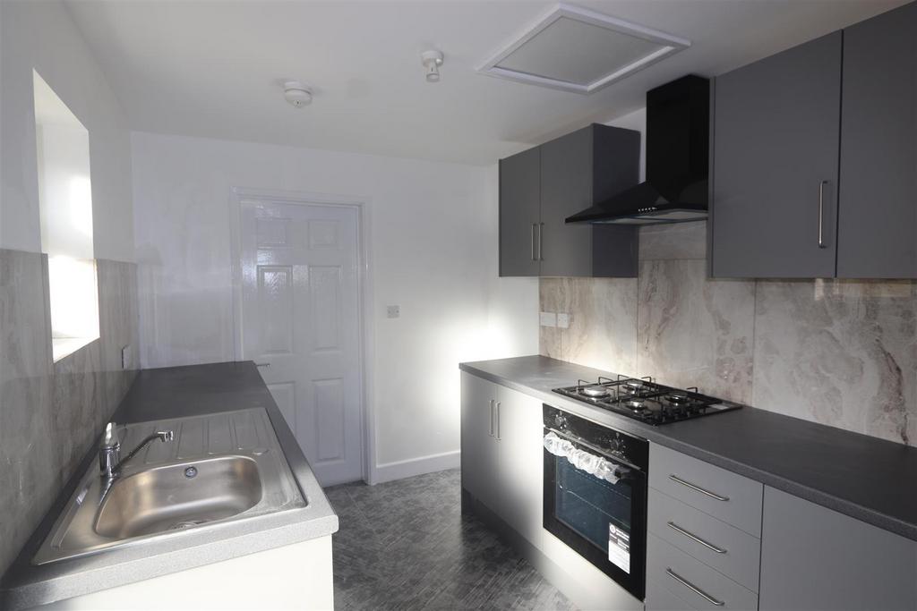Kitchen 1.JPG