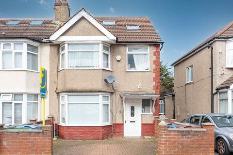 3 bedroom flat for sale, Glenalmond Road,, Harrow, HA3