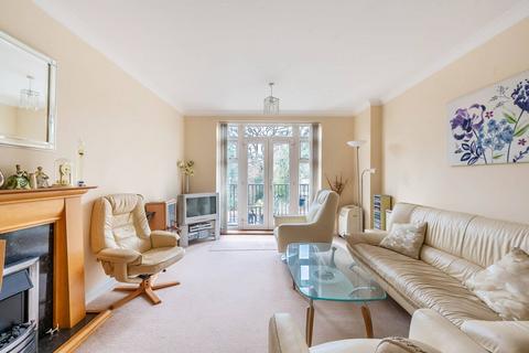 Stonegrove, Edgware, HA8