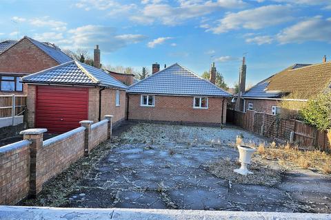 2 bedroom detached bungalow for sale, Elizabeth Drive, Oadby, Leicester