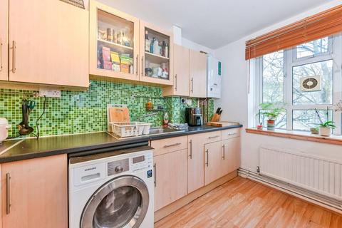 1 bedroom flat to rent, Papworth Gardens, Islington, London, N7