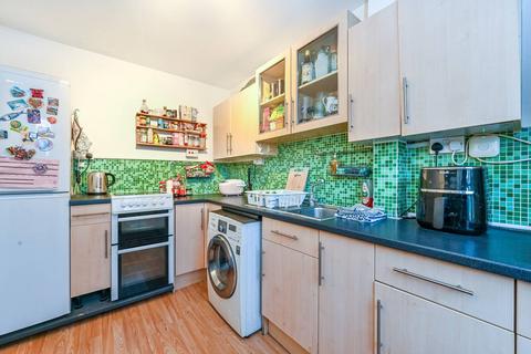 1 bedroom flat to rent, Papworth Gardens, Islington, London, N7