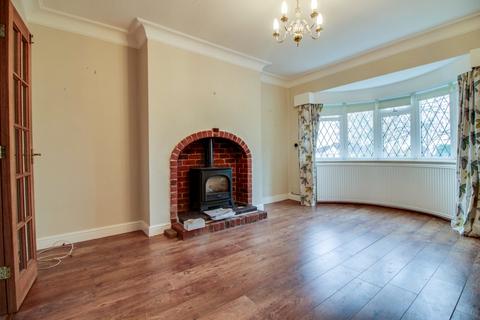 2 bedroom bungalow for sale, Tinshill Road, Cookridge, Leeds, West Yorkshire, LS16