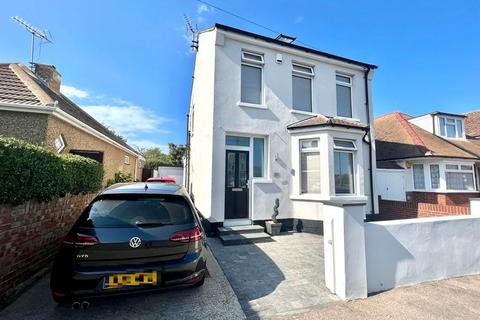 3 bedroom detached house to rent, Queens Avenue, Kent CT12