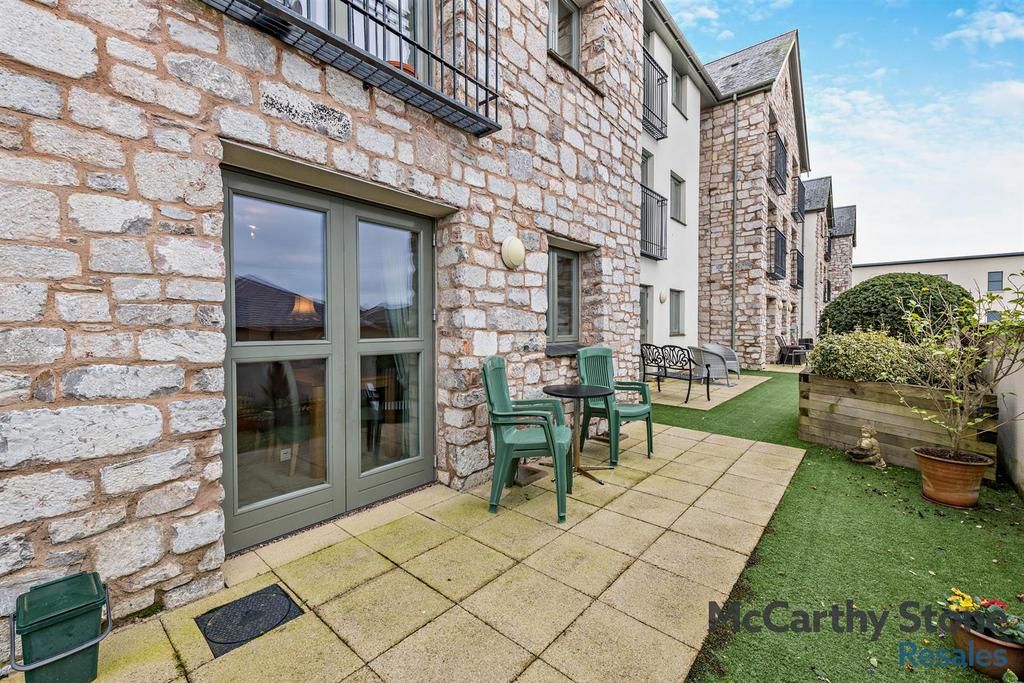 8631913-exterior09-800.jpg
