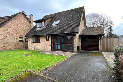 3 bedroom chalet for sale, Mendip Close, New Milton, Hampshire. BH25 6TY