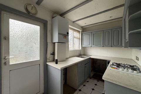 60 Trent Gardens, London, N14 4QN