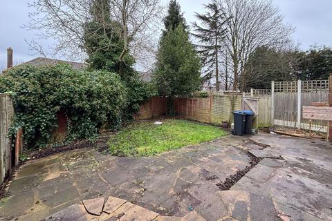 60 Trent Gardens, London, N14 4QN
