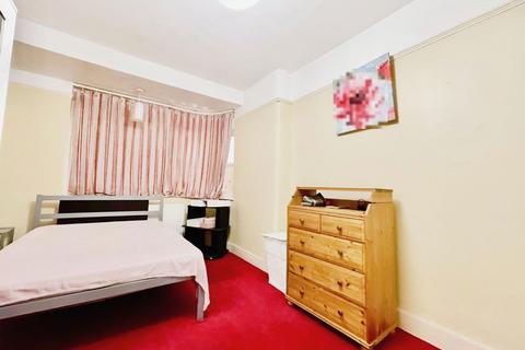 1 bedroom ground floor flat to rent, Sherringham Avenue, London N17