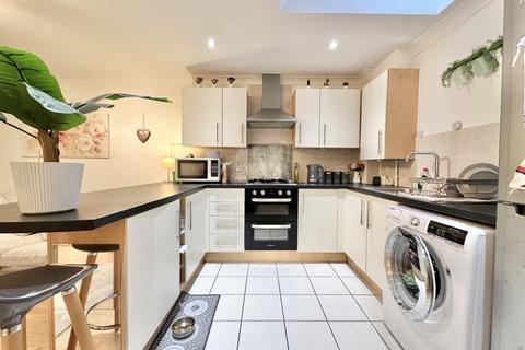 1 bedroom detached house for sale, Crofton Square, Sherfield-on-Loddon, Hook