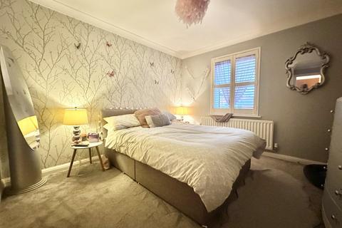 6 Crofton Square, Sherfield On Loddon, Hook, RG27 0SX