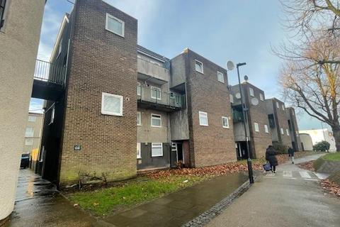 3 bedroom maisonette to rent, Osward Place, Edmonton