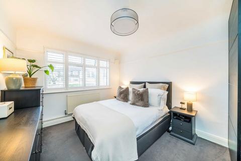 2 bedroom flat for sale, Lancaster Close, Kingston Upon Thames KT2