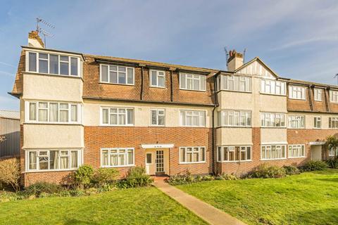 24 Lancaster Close, Kingston Upon Thames, KT2 5NJ