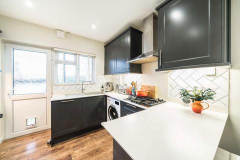 24 Lancaster Close, Kingston Upon Thames, KT2 5NJ