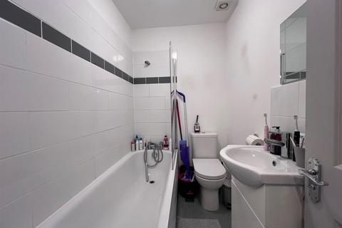 1 bedroom flat to rent, Cedar Road, London