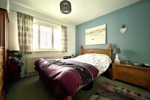20e Leas Close, Chessington, KT9 2EQ