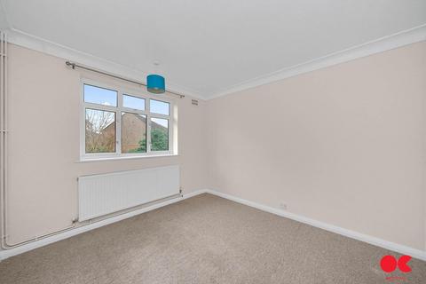 2 bedroom flat for sale, Station Road, Gidea Park RM2