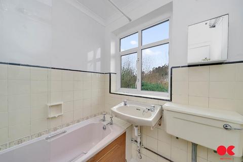 64 Station Road, Gidea Park, Romford, RM2 6DA