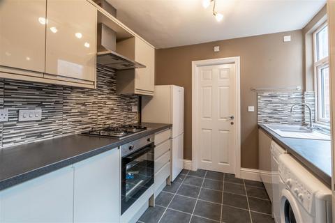 2 bedroom flat to rent, Warton Terrace, Heaton, NE6