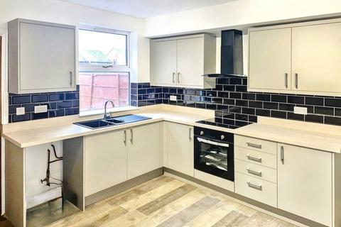 4 bedroom terraced house to rent, Ash Street, Ilkeston, DE7 8NS