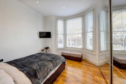 undefined, Cornwall Crescent, Notting Hill, London