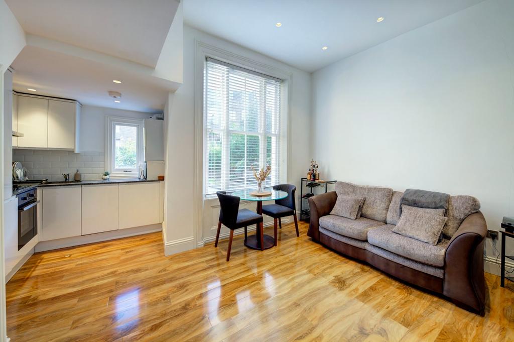Kitchen/Reception