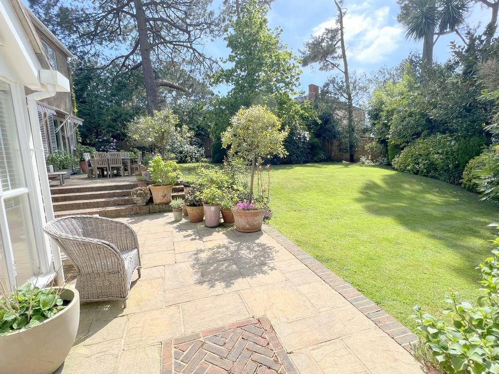 Summer rear garden photo (West)