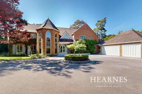 4 bedroom detached house for sale, Lawrence Drive, Canford Cliffs, Poole, BH13