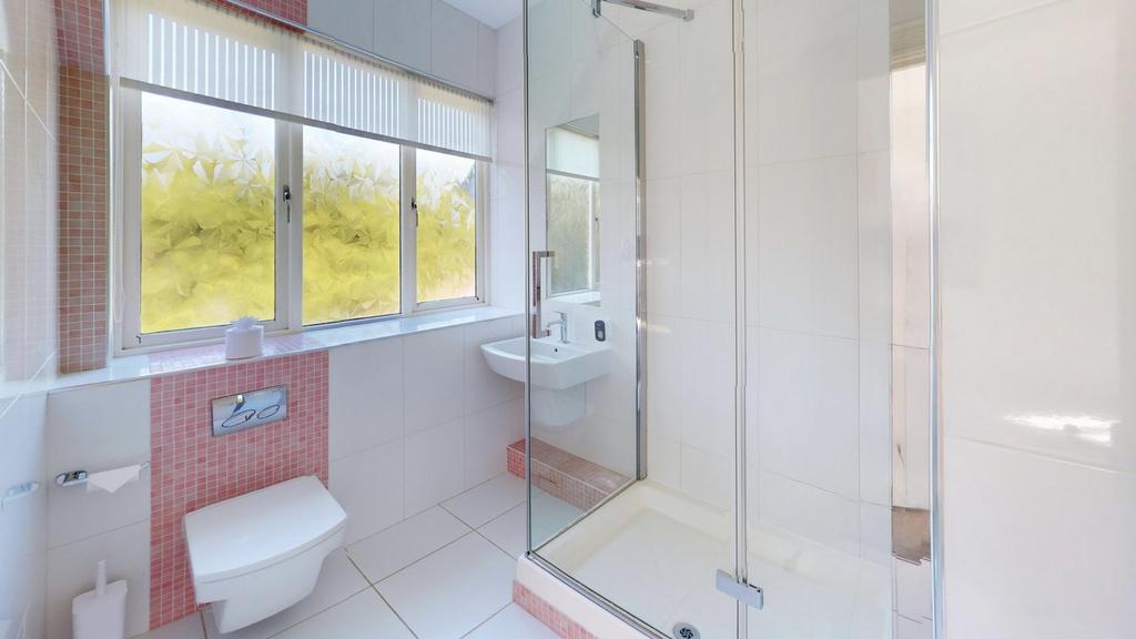 En Suite Shower Room to bedroom 2