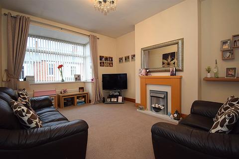 3 bedroom flat for sale, Birchington Avenue, South Shields