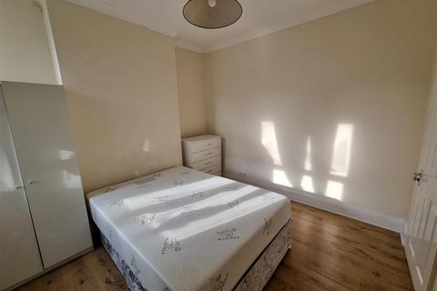 1 bedroom in a house share to rent, Hathaway Road, Croydon