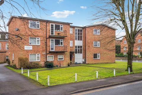 3 bedroom flat for sale, Penn Road, Beaconsfield, HP9