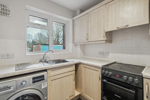 3 bedroom flat for sale, Penn Road, Beaconsfield, HP9