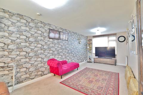 31 Marescroft Road, Slough, SL2 2LN