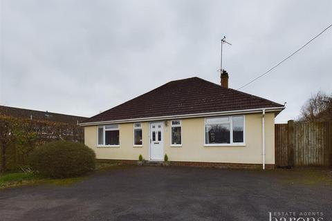 3 bedroom detached bungalow for sale, Byfleet Avenue, Basingstoke RG24