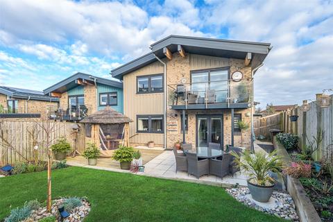Deck House, 8 Anchorage Place, Amble, Morpeth, NE65 0FN