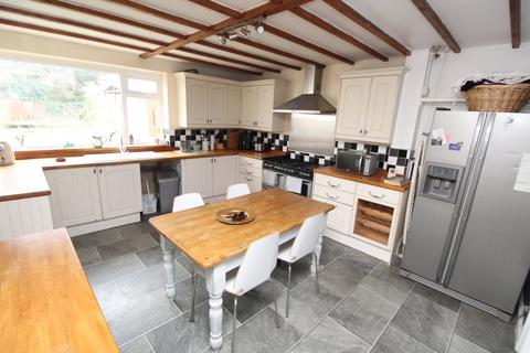 3 bedroom detached house for sale, Victoria Road, Leicester LE8