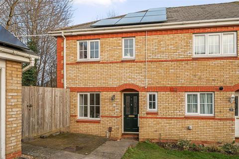 3 bedroom end of terrace house to rent, Lindford Road, Salisbury SP1