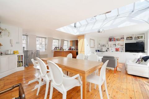 3 bedroom mews for sale, Ledbury Mews North, London, W11