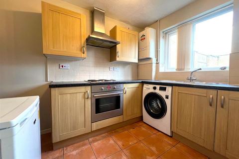 1 bedroom end of terrace house to rent, Brake Close, Bristol