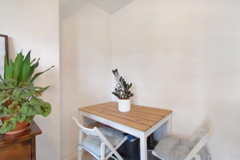 2 bedroom flat for sale, Welland Street, London SE10