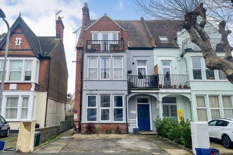 2 bedroom flat for sale, 6B Manor Road, Westcliff-on-Sea, Essex, SS0 7SS